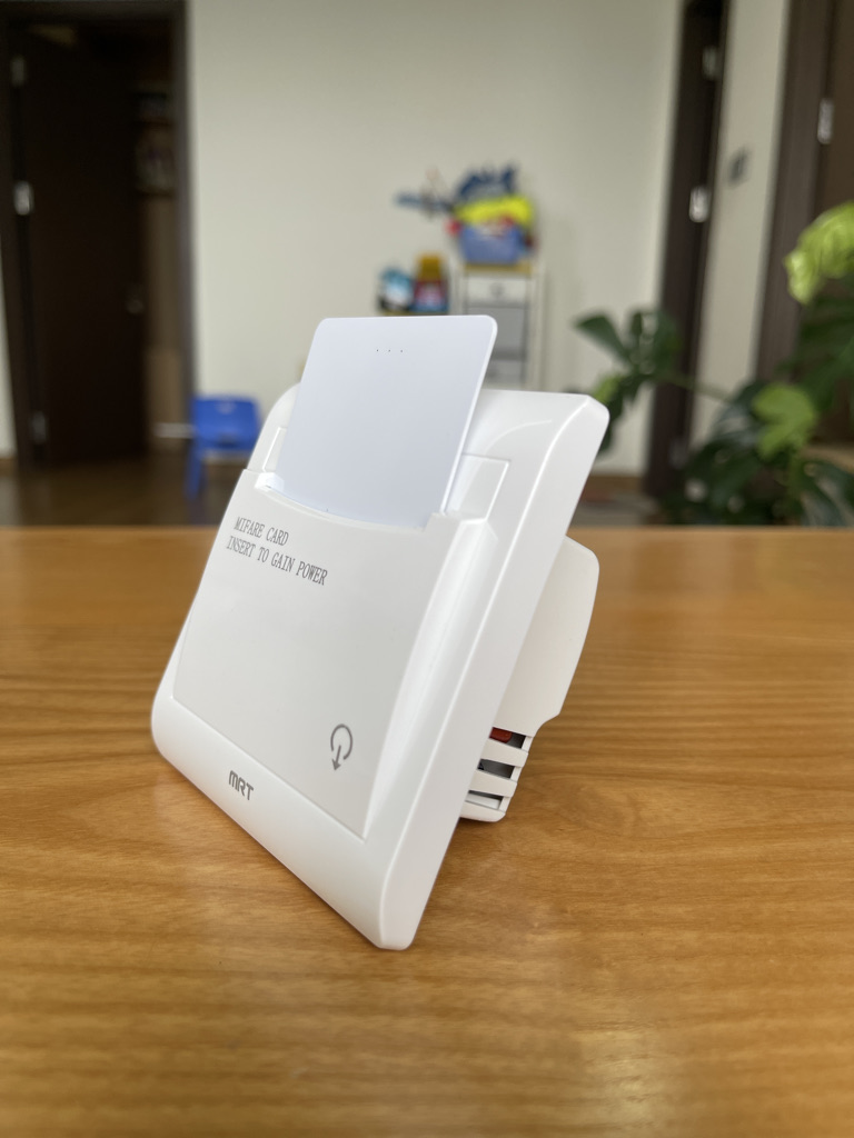Công tắc thẻ từ khách sạn MRT106-M20